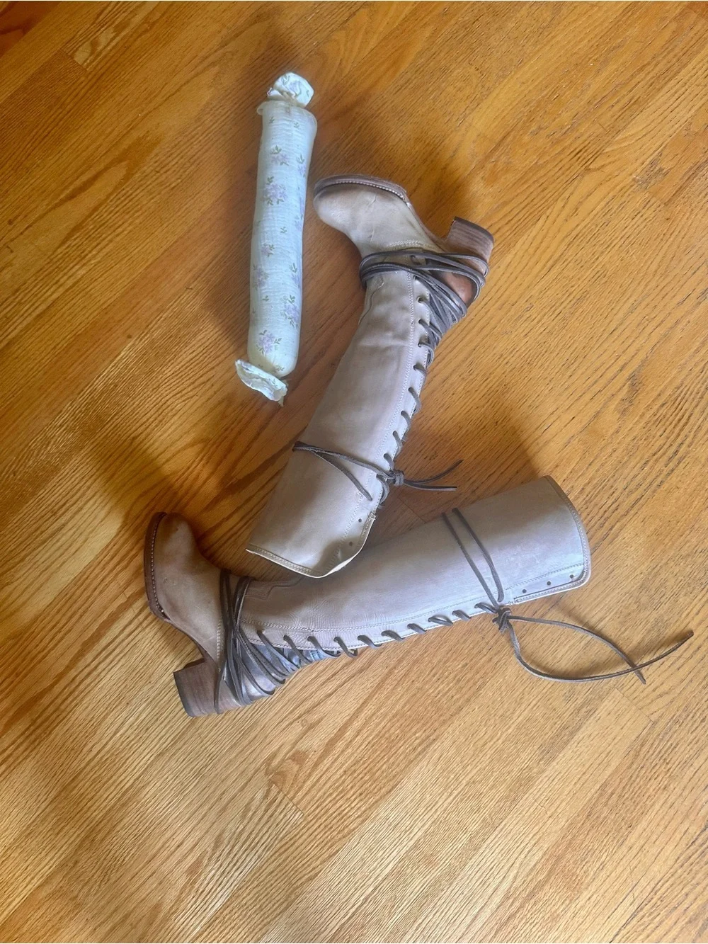 Freebird by Steven Taupe Leather with Wrap Straps, size 7. New